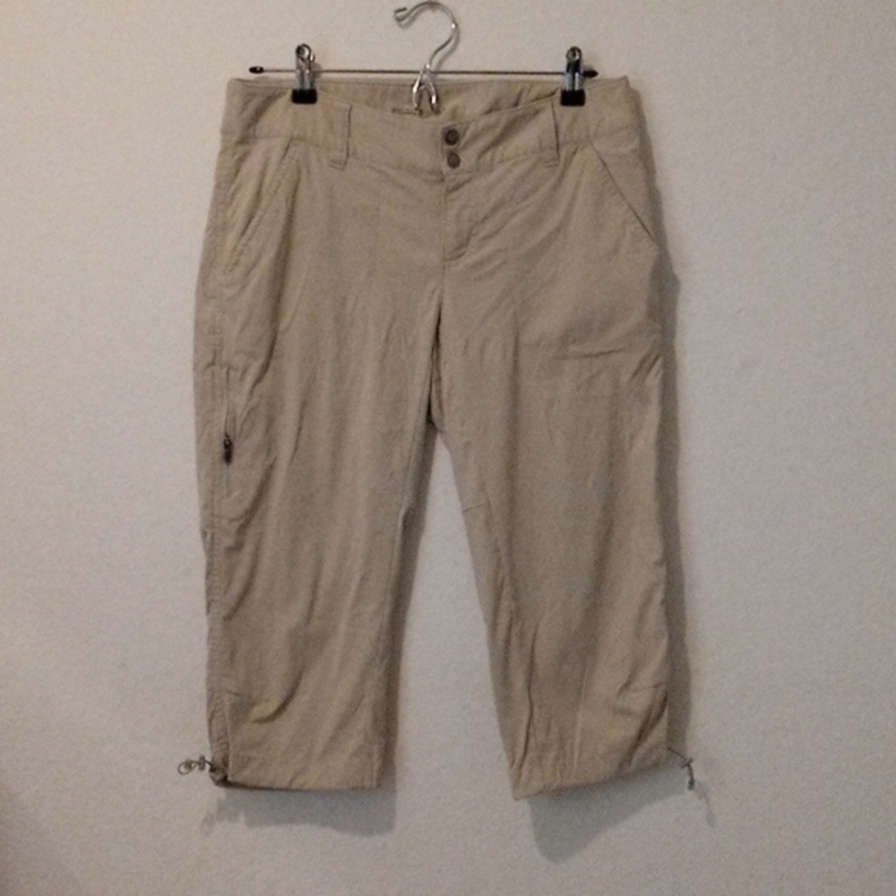 Columbia Omni shield capris size 6